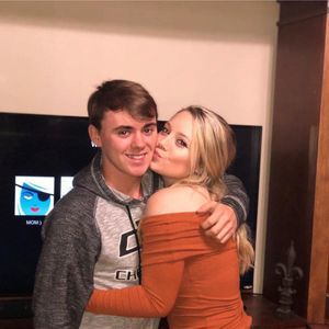 Meet your Posher, Demmi